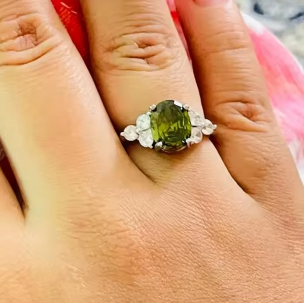 925 Dazzling 8 Ct Brilliant Cut olive green Gem Stone Engagement Ring Sz 10